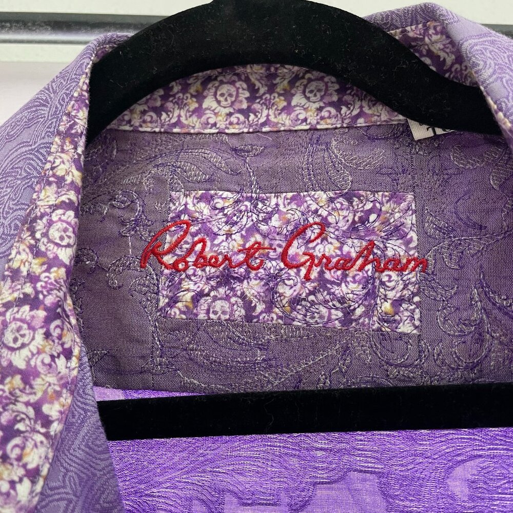 New Robert Graham XL Shirt – Stylish & High-Quality!